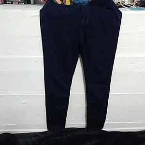Dark skinny leg jeans/pants